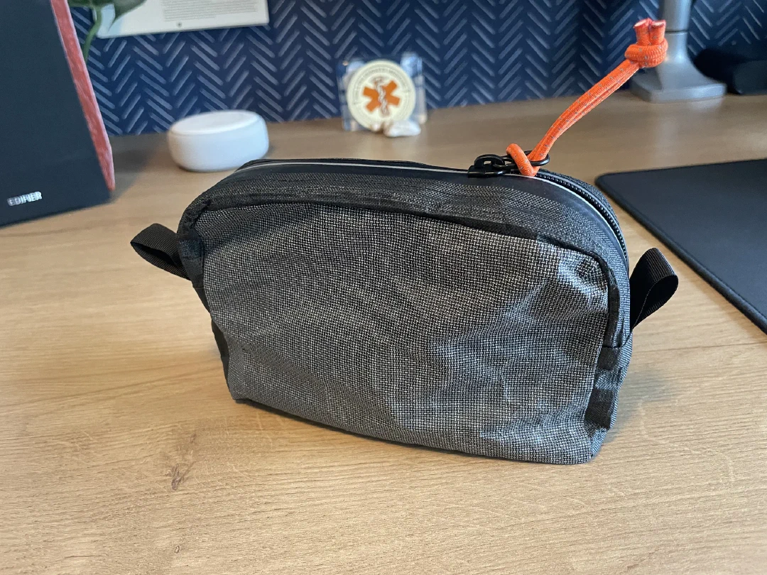 Removable hip pouch with waterproof zipper.