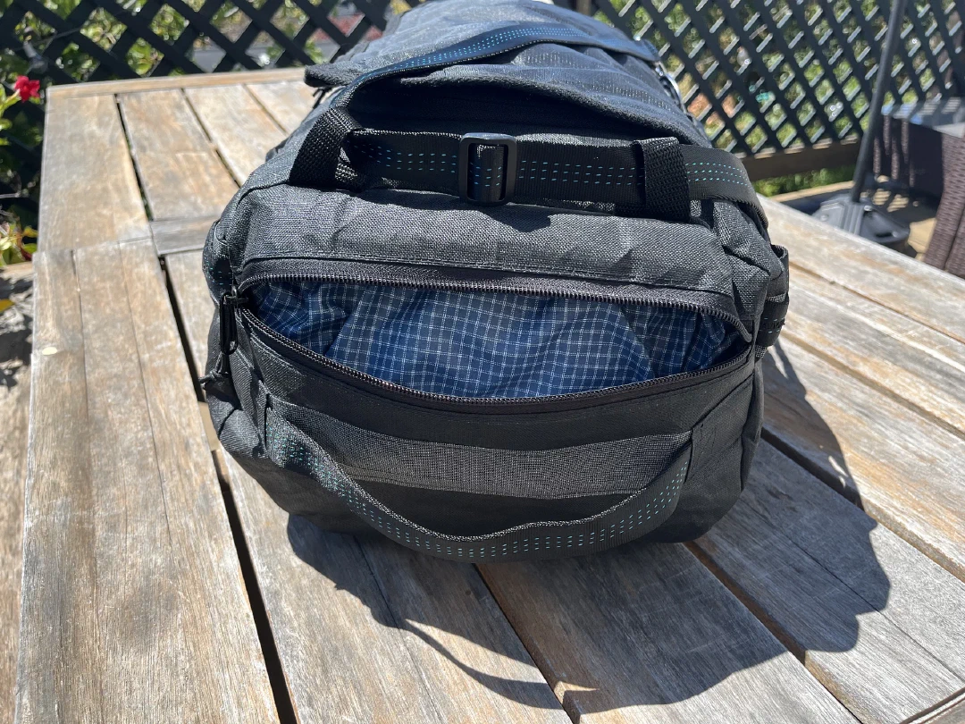 The external end pocket unzipped.
