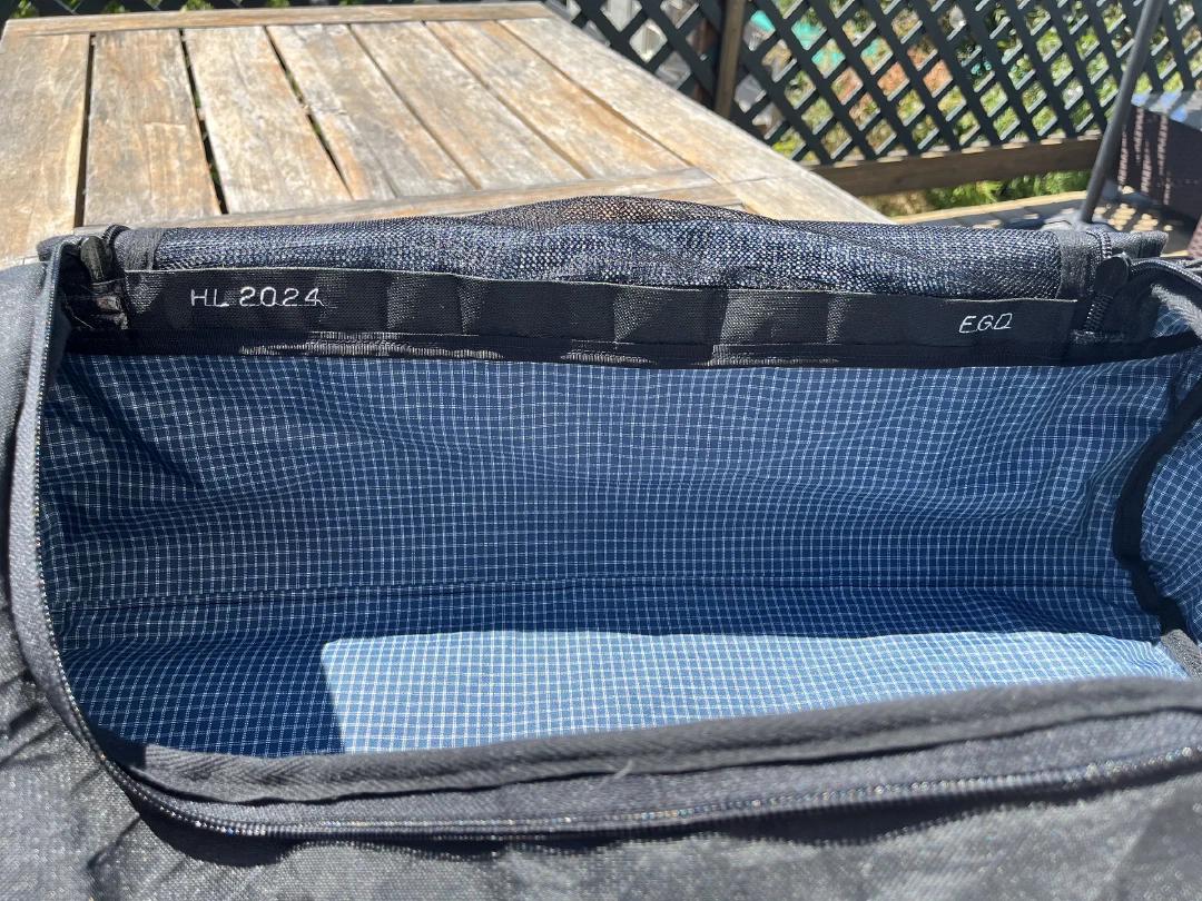 HL 2024 marked on the lid binding